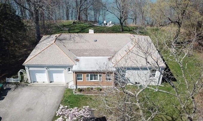 Ashtabula Casa | LUXURY WATERFRONT HOME w/PRIVATE BEACH w/BBQ PATIO