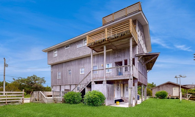 Frisco Casa | Luxury Waterfront Living in Frisco's Coastal Paradise w/ Rooftop Deck
