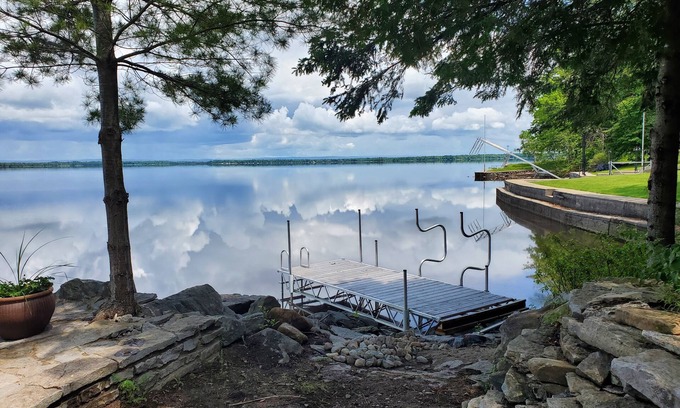 Arnprior Casa | Luxury Waterfront - quiet, walking trails, great water.