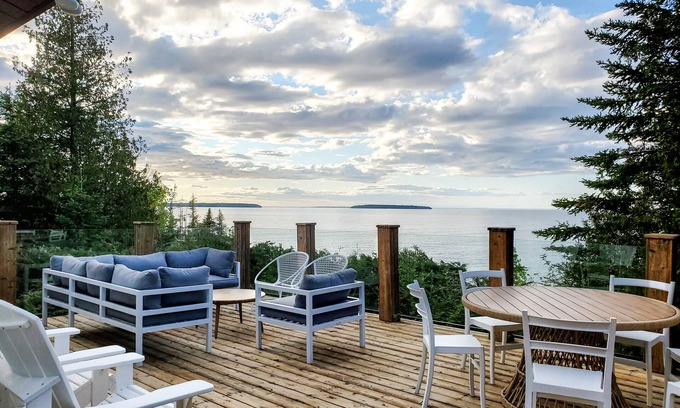 Tobermory Casa | Luxury Waterfront Retreat in Tobermory