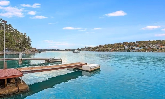 Oatley Casa | Luxury Waterfront Retreat | 4BR with Double Jetty & Entertainment