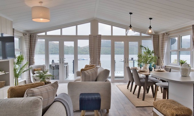 Inveruglas Cabina | Luxury Waterside Lodge on Loch Lomond, Scotland - Hot tub, sleeps 4, Loch View