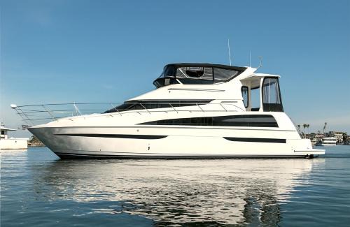 Dubai Marina Alquiler De Eote | Luxury Yacht SAFIYAH