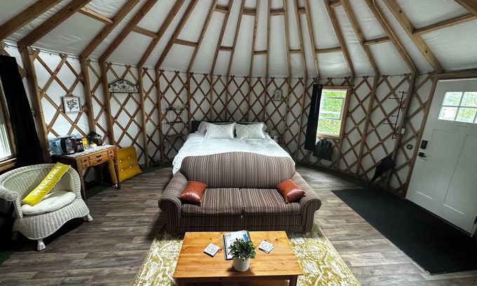Alden Cabina | Luxury Yurt in charming Bellaire with Heat/AC