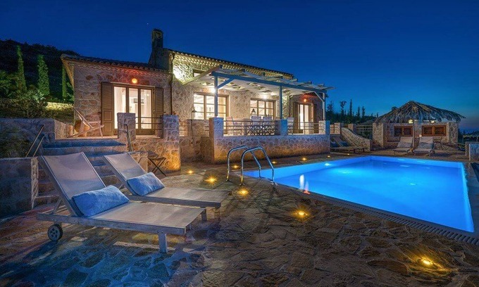 Korithi Villa | Moore Villa | 8 Guests - 4 Bed | Agios Nikolaos