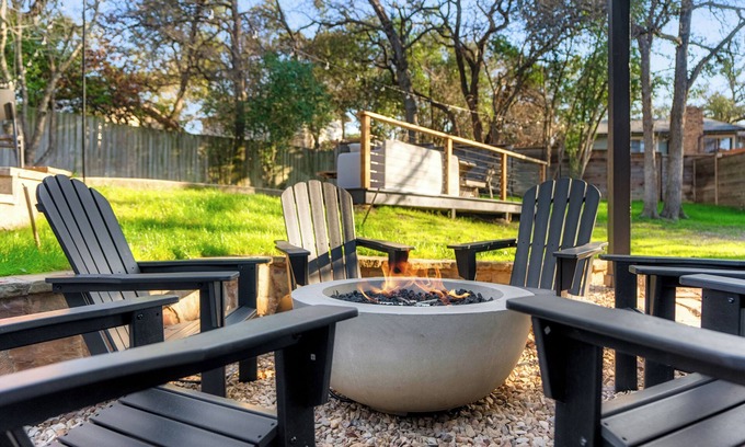 Barton Hills Casa | Luxury Zilker Home Pool Hot Tub Kitchen