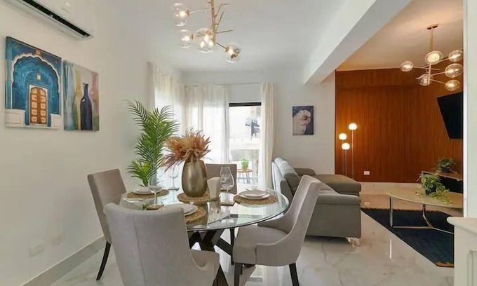 Yolanda Morales Condominio | LuxuryCityCenterApart-Pool-Gym-WiFi-A/C-YellowKey*