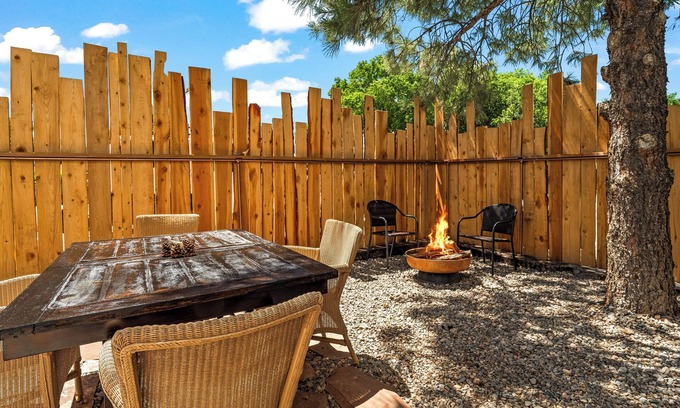 Taos Complejo | LUXX LODGE Glamping and Taos RV Park
