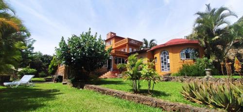 Amatlan Casa | Luz Azul Centro de Meditación y Retiros Holísticos