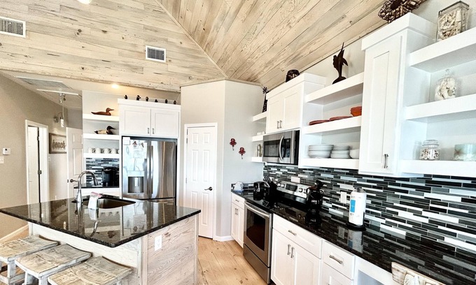 Flour Bluff Casa | Lv114 - Fin & Feather 2 Bedroom Home by Redawning