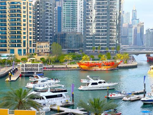 Dubai Marina Apartamento | Lxury Brand New Studio w/Balcony and Marina View