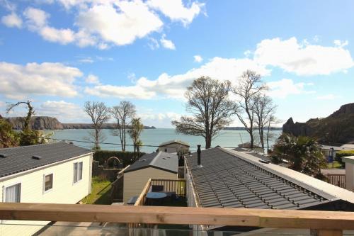 Lydstep Casa | Lydstep Beach Village - 38 Gardens