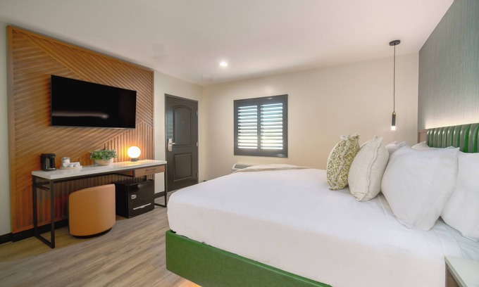 NoHo Arts District Hotel | LYFE INN & SUITES by AGA- North Hollywood Universal Studios