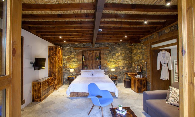 Askas Casa | Lyhnos