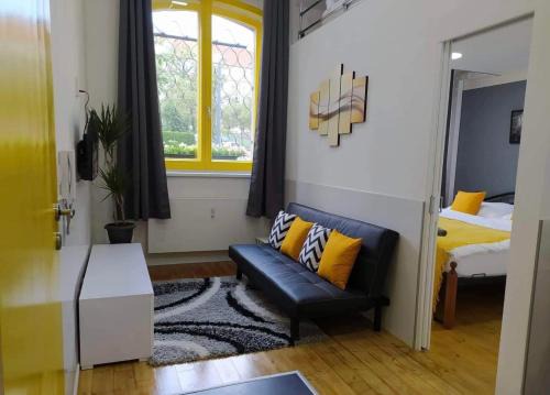Liben Apartamento | LYLY APARTMENT - Modern apartment with free parking