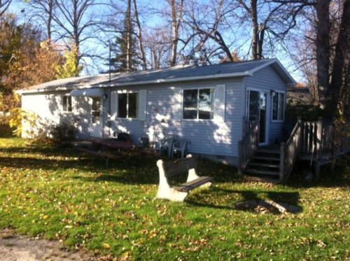 Houghton Lake Casa | Lyman's Lagoon Hideaway