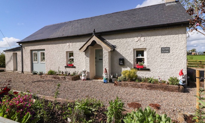 Bruff Cabaña | LYNCHPIN COTTAGE, pet friendly in Bruff, County Limerick
