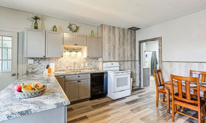 Lyndon Station Apartamento | Lyndon Station Retreat ~ 9 Mi to Wisconsin Dells!