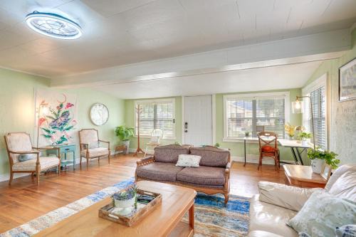 Dixieland Casa | Lynns Historic Dixieland Cottage Near Downtown