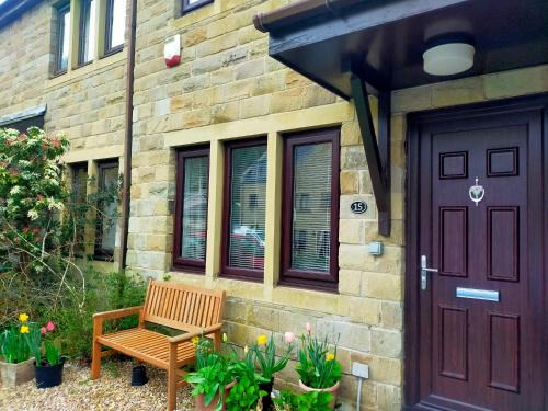 Wadsworth Casa | Lynton House