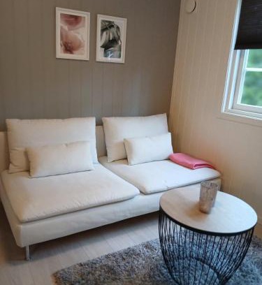 Gvarv Apartamento | Lys og moderne leilighet i Bø.