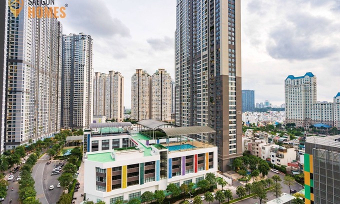 Hang Xanh Hotel | Lyshing Apartment in Vinhomes Luxury Landmark