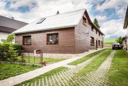 Strba Casa | Mária Kičáková TATRY MKS