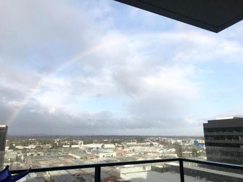 Clayton Apartamento | M-city shopping center Apartment - Executive Twin King Ensuites - Quiet Corner - Infinite Airy View - Fully equipped - Free Parking, super fast Wifi, smart TV, Netflix, complementary drinks & amenities - Clayton 3168
