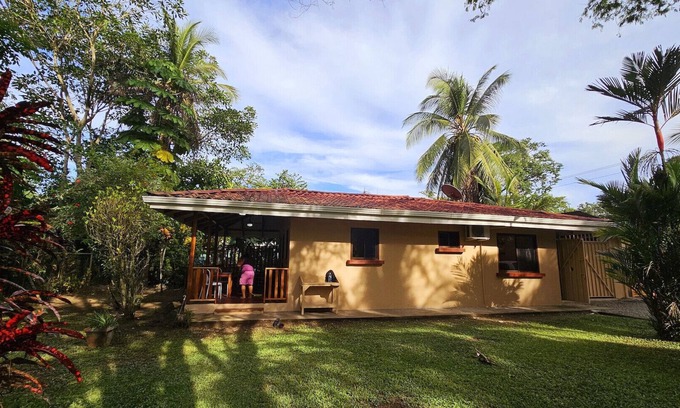 Cocles Chalet De Esquí | M2 Madu AC, great location!