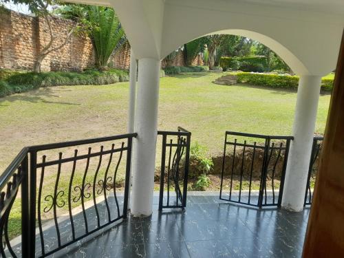 Fort Portal Casa | Maasai Villa Backpackers Home
