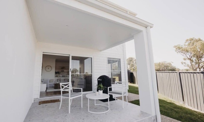 Dubbo Casa | Macquarie - Sleek & Stylish, Countryside Views