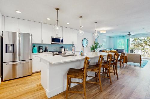 Madeira Beach Apartamento | Mad Beach Hideaway