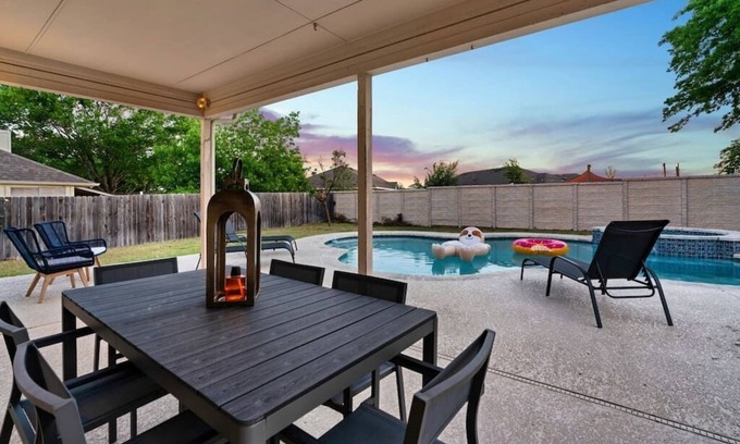 Katymead Casa | The Mad Hatter - Heated Pool, Gameroom & More!