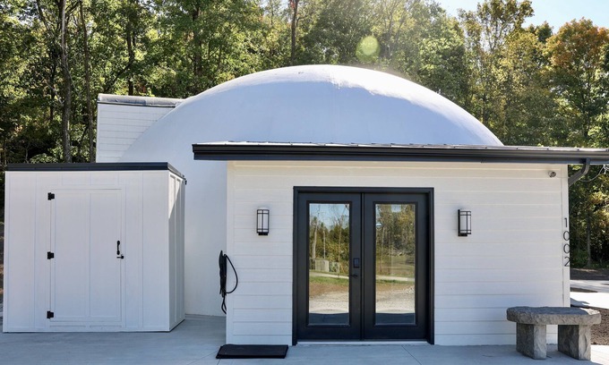 Valley Hi Casa | Mad River Igloo. 3 bed 2 bath. Sleeps 8. EV+.Hot tub. Fire pit.