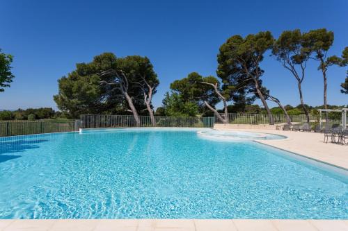 Saumane-de-Vaucluse Apartamento | Madame Vacances Domaine du Provence Country Club Service Premium