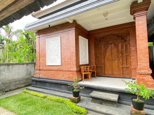 Taro Casa | Made Misi Homestay