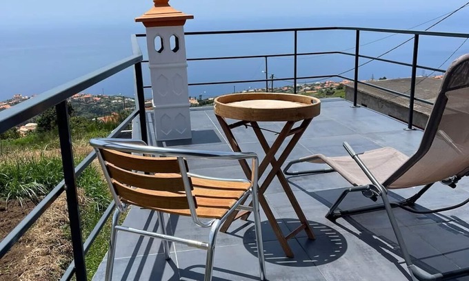 Estreito da Calheta Casa | Madeira vacation home with beautiful sea views