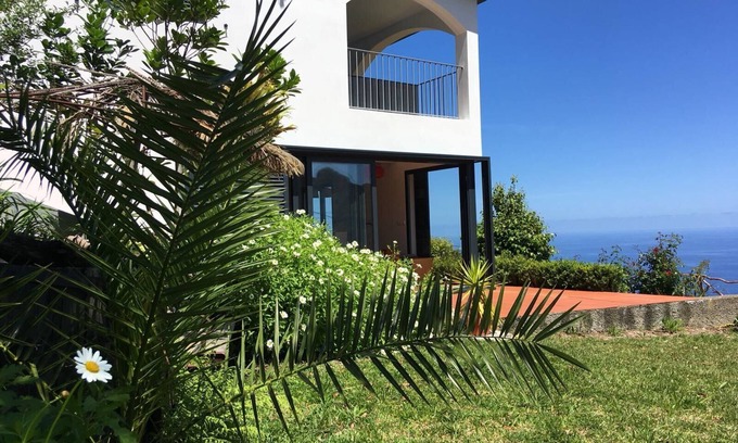Ponta Delgada Villa | Encantadora casa con vistas impresionantes, tranquilidad y estar seguro.