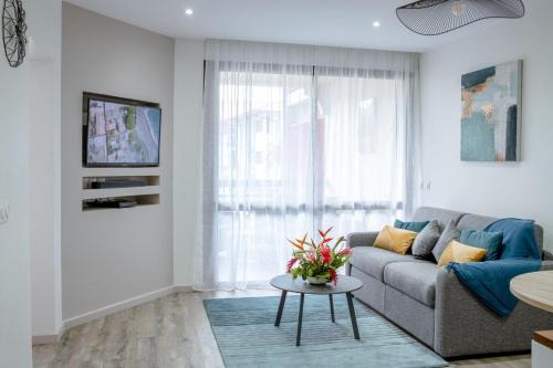 Cayenne Apartamento | Madeleine Garden Pool Parking Wifi Netflix