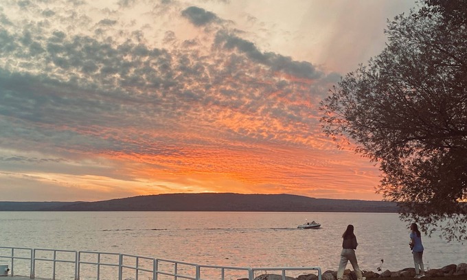 La Pointe Condominio | Madeline Island Lakeview Condo: Within Steps to Downtown Attractions