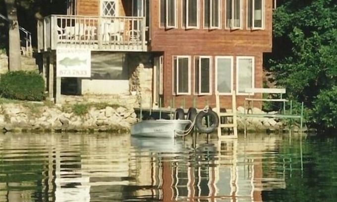 Stoughton Cabaña | Madison 3 BR Cottage en 3.000 acres lago. Kayaks y Pontón