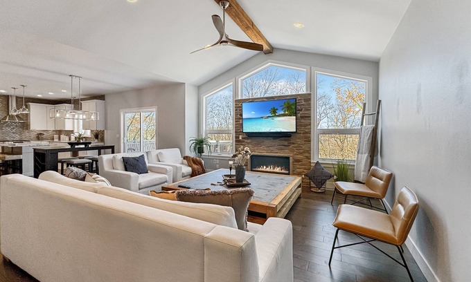 Madison Casa | Executive 3BR | Minutes to Madison