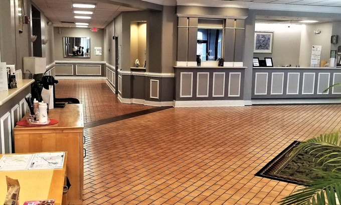 Madison Hotel | Madison Inn and Suites