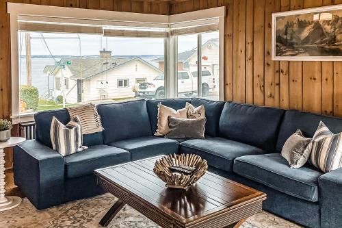 Camano Island Casa | Madrona Beach House