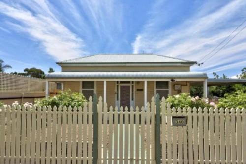 Broken Hill Casa | Maeville Cottage