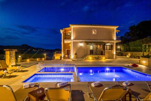 Meso Gerakari Villa | Maggie Alonia