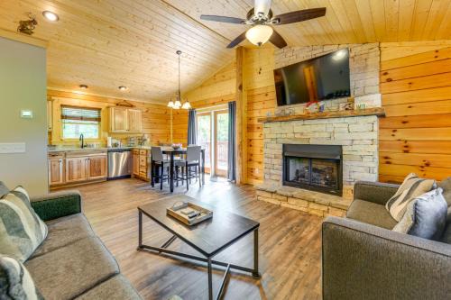 Maggie Valley Casa | Maggie Valley Cabin 4 Mi to Cataloochee Ski Area!