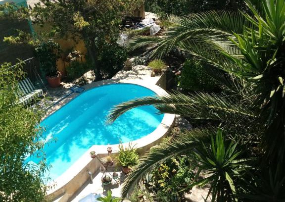 Mesa Chorio Casa | Magic Garden Holiday Home
