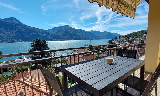 Calozzo Apartamento | MAGIC LAKE VIEW - Spacious apartment 5 minutes from the beach