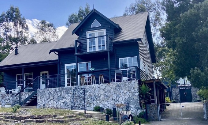Merrijig Casa | Magic views of Mt Buller with generous accommodation and entertaining options